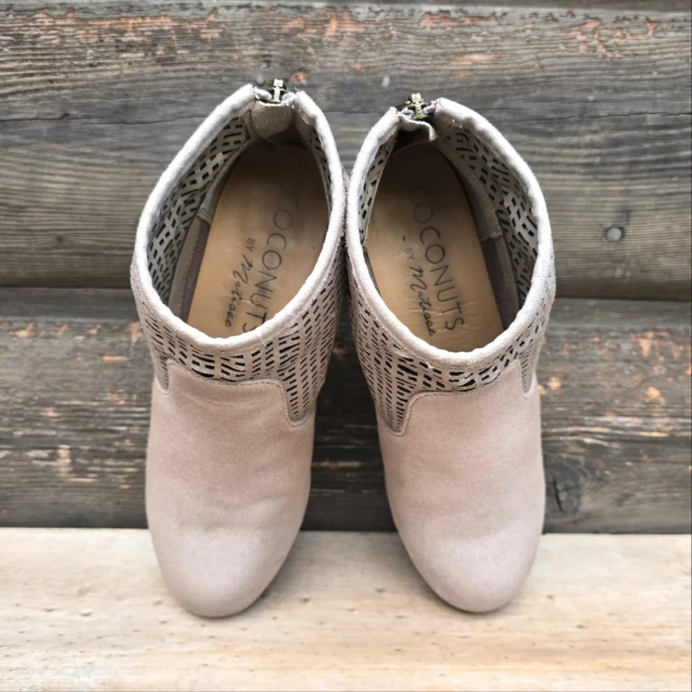 Coconuts by Matisse Modern Boho Taupe Block Heel Bootie 6.5M